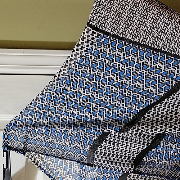 CUTE Boho ruana, wrap or cape. - Picture 3 of 3